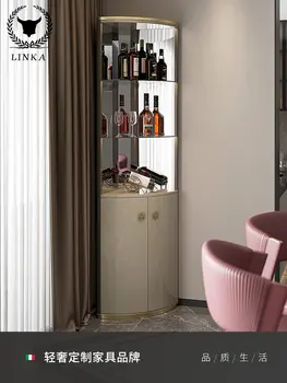 Lüks üçgen şarap dolabı oturma odası modern basit köşe dolabı paslanmaz çelik Fransız yüksek dereceli soyunma cam